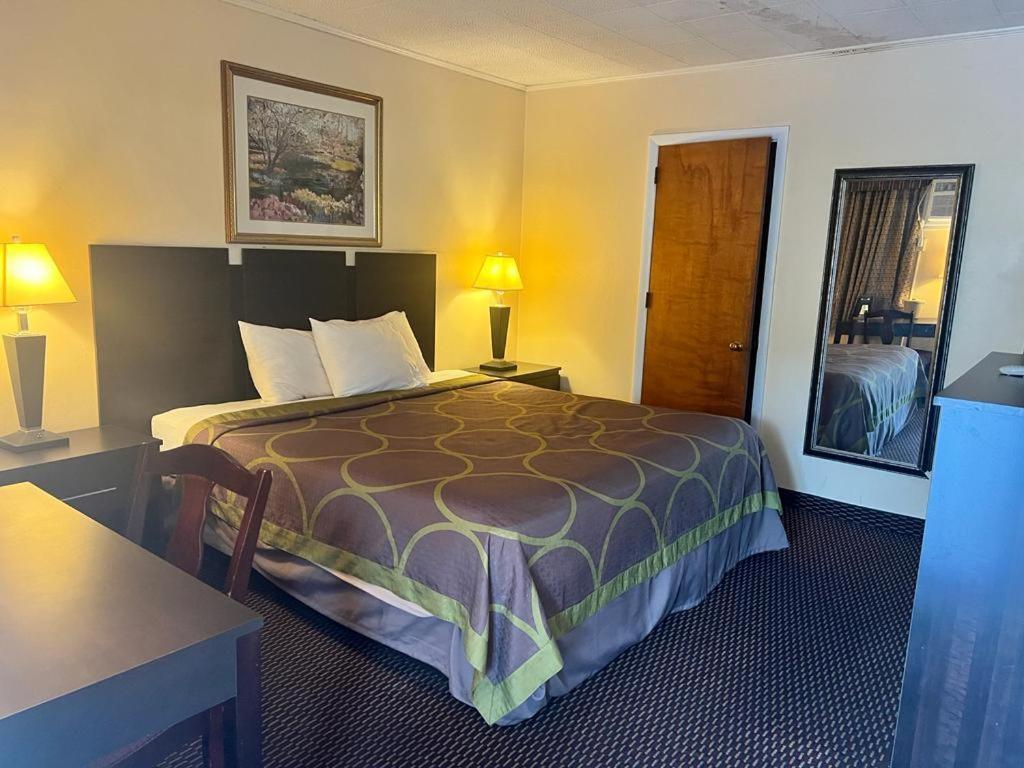Budget Host Inn New Berlinville Esterno foto